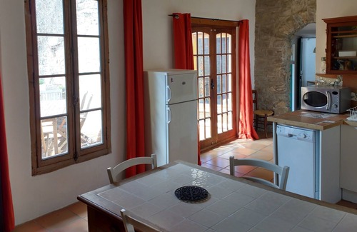 Cesseras House | Typical house in old district on a cobbled street