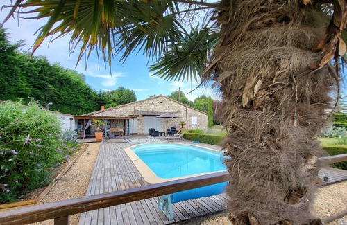 Montaigu-de-Quercy House | Typical Quercy single storey house, with heated pool