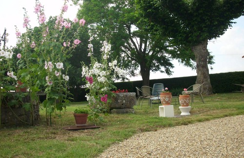 Barzan House | Typical quiet 'charentaise' house in the countryside