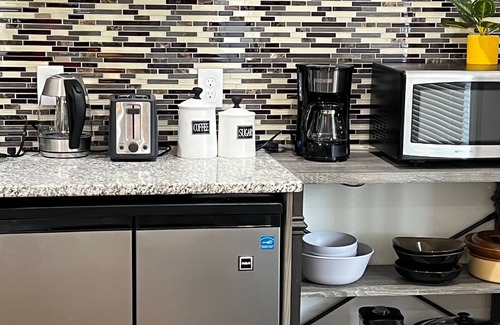 Detroit - Shoreway Apartment | Uber Close to Hot Spots in Ohio City, Cleveland (Lower)
