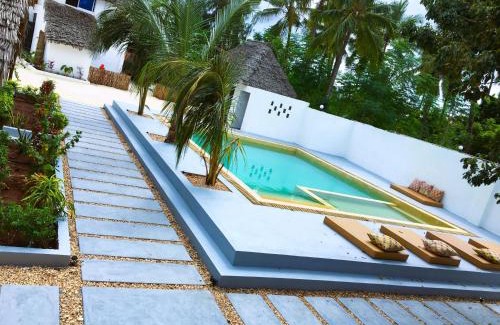 Nungwi Apartment | Uhuru Hotel & Restaurant