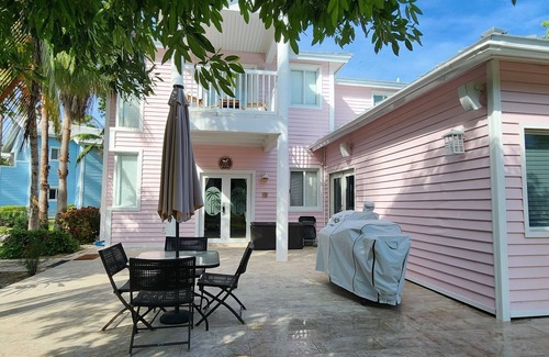 Alice Town House | Ultimate Beach House