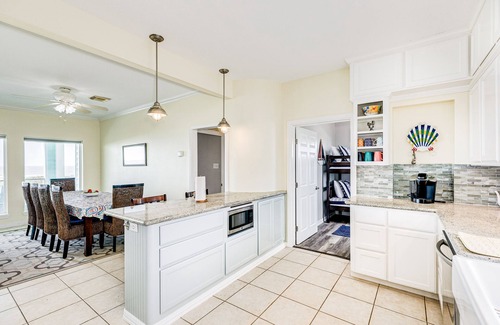 Surfside Beach House | Ultimate | Beachfront | Beach Access | Fenced Yard