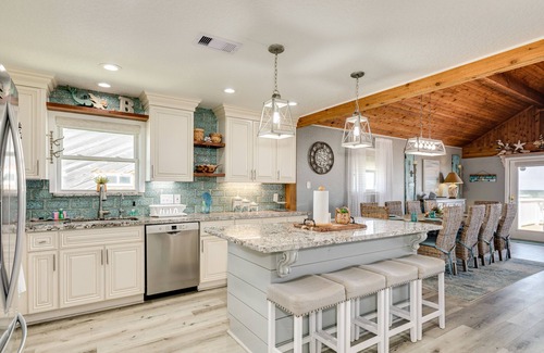 Freeport House | Ultimate | Beachfront | Large Deck | Pet Paradise