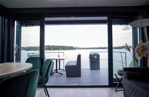 Middelaar House | Ultimate enjoyment in and on the water and in the hot tub
