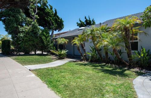 La Jolla Apartment | Ultimate Escape! Huge Yard Parking Walk to Beach