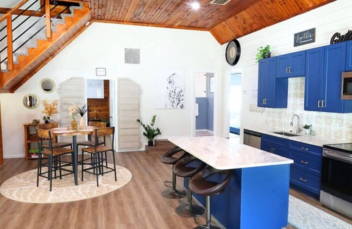 St. Augustine House | Ultimate Rustic Getaway - Fully renovated!