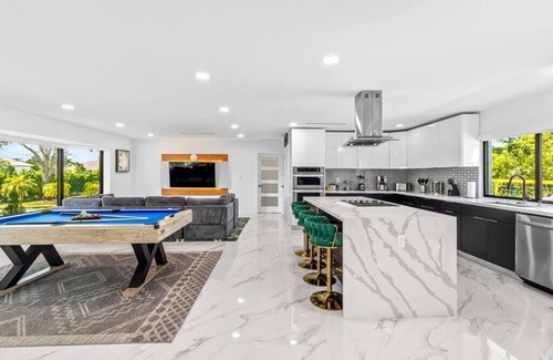 Sunrise Villa | Ultimate Sporting Fun and Cinema Experience at THE GLAM HOMES