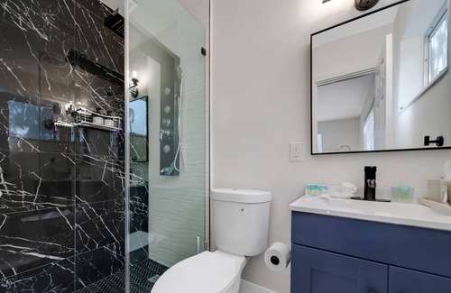 Hallandale Beach House | Ultimate Vacation Retreat with a Pool