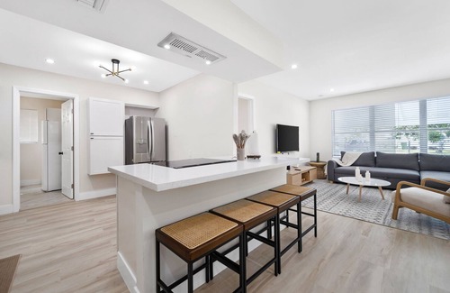 Hallandale Beach House | Ultimate Vacation Retreat with a Pool