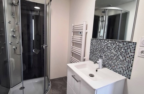 Blere House | "Un Oasis de Tranquillité en Plein Centre Ville"