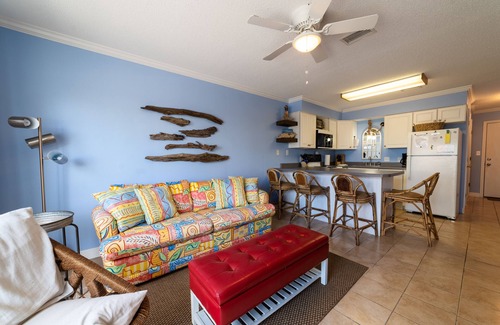 Ono Island Condo | UNBEATABLE Location -Partial Gulf View - Easy beach access, close to everything!