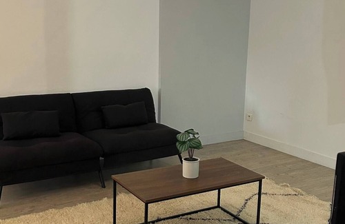 Besancon Apartment | Uncluttered 60m² apartment - Comfort & Elegance -Near Besançon city center