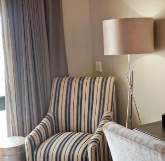 Paarl House | Under Oaks Guesthouse