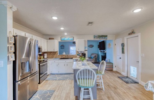 Port Orange House | Under The Sea Pool and Hot Tub