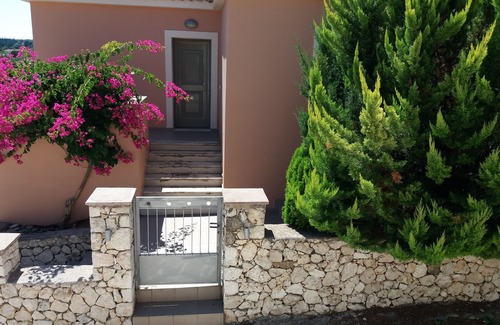 Mazarakata Villa | Under the shadow of an Olive tree
