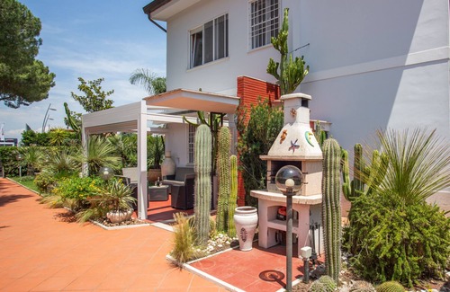 Porto Badino Villa | Unforgettable holidays in Villa Viola for 8 guests & Hot tub, 300 m from the sea