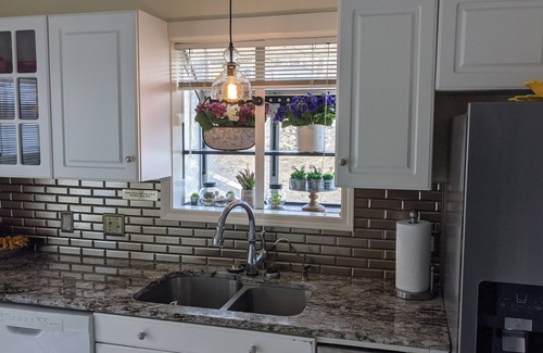 Lake Ozark House | Unforgettable Luxurious Lakefront Home with Exclusive Boat Rentals for Guests