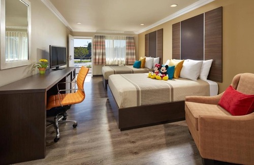 Anaheim Resort Hotel | Unforgettable Stay w/Outdoor Pool, Near Attractions, Steps to Disney!