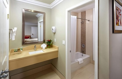Anaheim Resort Hotel | Unforgettable Stay w/Outdoor Pool, Near Attractions, Steps to Disney!