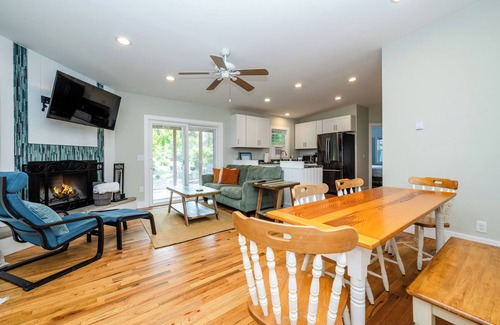 Union Pier Cottage | Union Pier Cottage Close To Everything! One Of Three Units!
