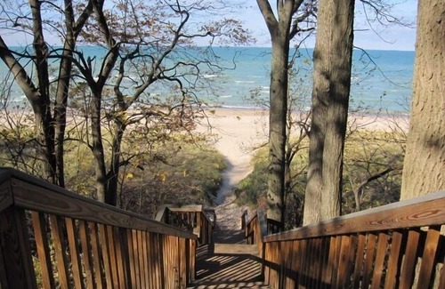 Union Pier Cottage | UNION PIER HOME WITH PRIVATE HOT TUB OPEN YEAR-ROUND!