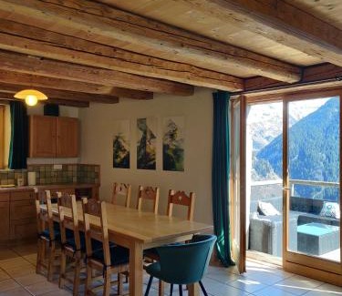 Champagny-en-Vanoise Apartment | Unique à Champagny l'appartement Panoramik dans un Chalet d'Alpage avec une vue exceptionnelle