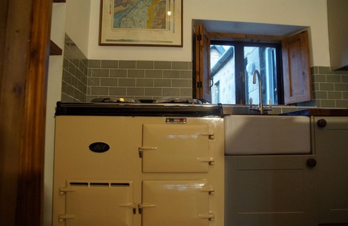 Rothbury Apartment | Unique 19th century historic, 2 bedroom apartment.