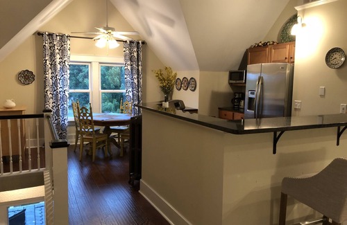 Columbia Apartment | Unique 2-BR Apartment with updated finishes & close proximity to Campus/Downtown