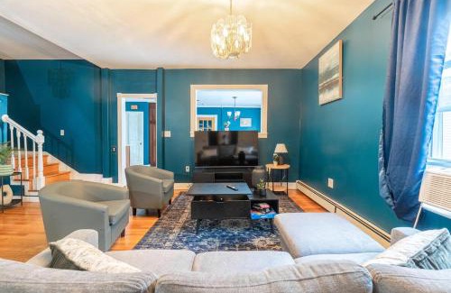 Everett Apartment | Unique 3BDR 2 Bath near Encore casino