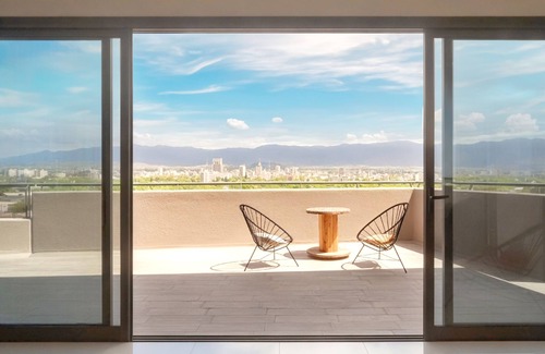 Mendoza Apartment | Unique Apartment.nBeautiful brand new apartment 7 blocks from the city center