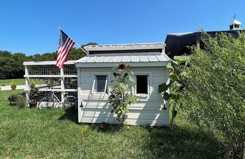 Franklin House | Unique, beautiful, location & only minute to Downtown Franklin & Nashville