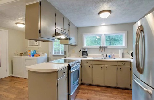 Huntsville House | Unique Bungalow in Historic Neighborhood