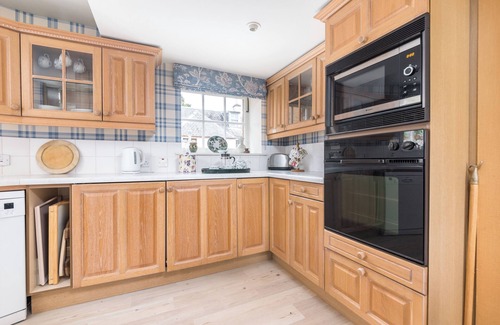 Inveresk House | Unique cosy cottage with stunning gardens & private front door