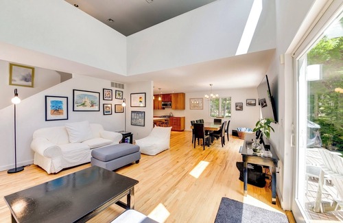 Village of East Hampton House | Unique East Hampton Vacation Oasis !