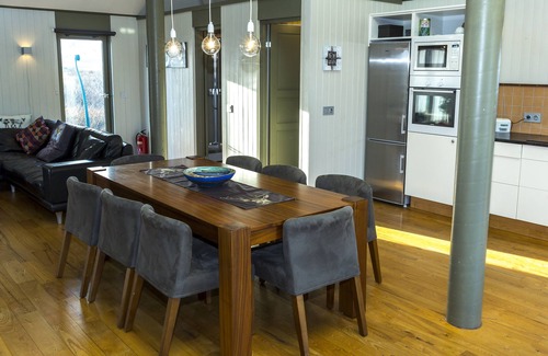 Selfoss Cottage | Unique Modern Luxury Cottage in the Heart of the Golden Circlen,
