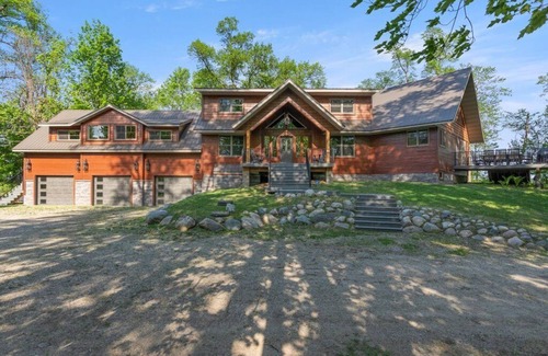 Longville House | Unique Northwoods Getaway on Private Island