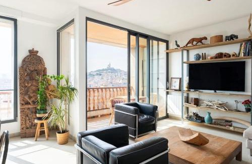 Hotel-de-Ville Apartment | Unique Panoramique View Design, Sunlight & Dream