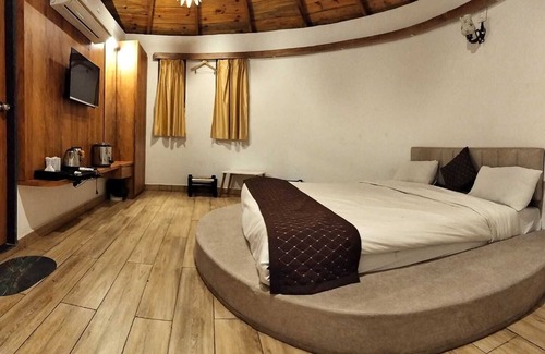 Porbandar Hotel | Unique Resort And Restaurant