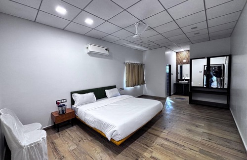 Porbandar Hotel | Unique Resort And Restaurant