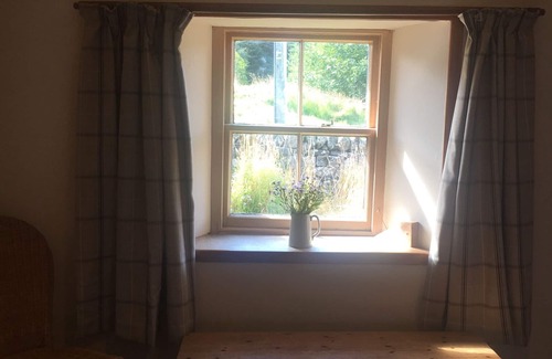 Kirtomy Cottage | Unique rustic cottage, amazing views of wild places. Family and pet friendly