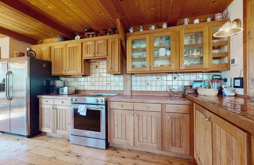 Chelan House | Unique South Shore lakefront retreat w/private hot tub and lake views