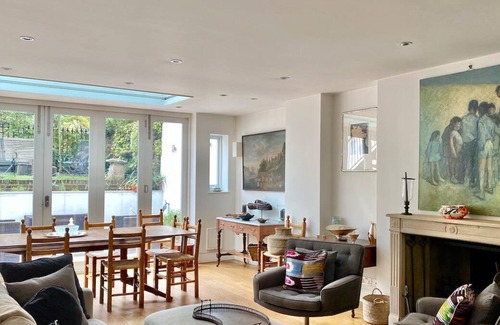 Norland House | Unique & Spacious Family Home on Communal Garden in Heart of Notting Hill