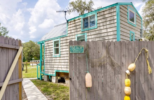 Umatilla Apartment | Unique Stay: Tiny Beach Home By Ocala Nat'l Forest