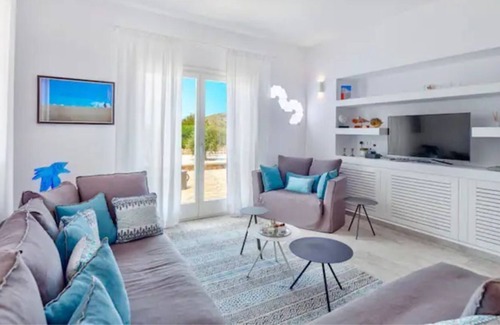Delfini Villa | Unique summer house on Delfini beach