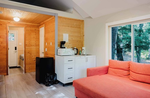 Carling Cabin | Unique Tiny House in Georgian Bay Sand Bay