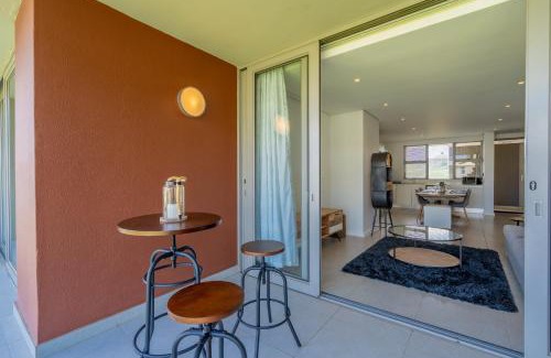 Hillhead Apartment | Unit 215 Oceandune - Stunning & Modern Apartment