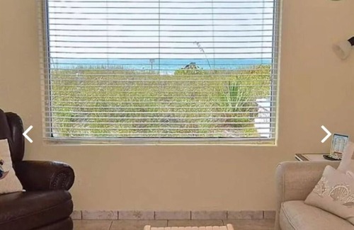 Nokomis Apartment | Unit 23: Deluxe Beachfront Suite