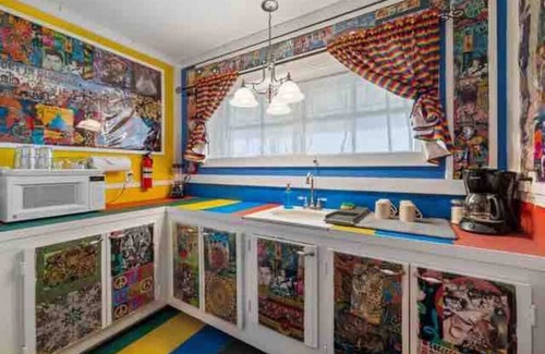 Liberty Hill House | Unit 6 Fun Whimsical 2-Bedroom Stay by the River!