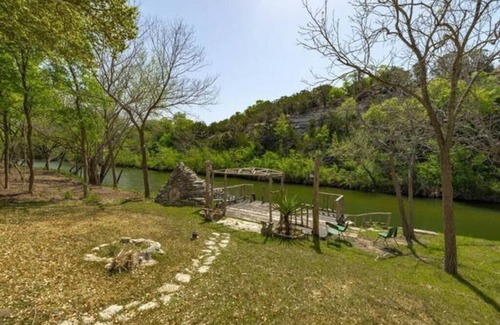 Liberty Hill House | Unit 7 Boho 2-Bedroom Unit by San Gabriel River!